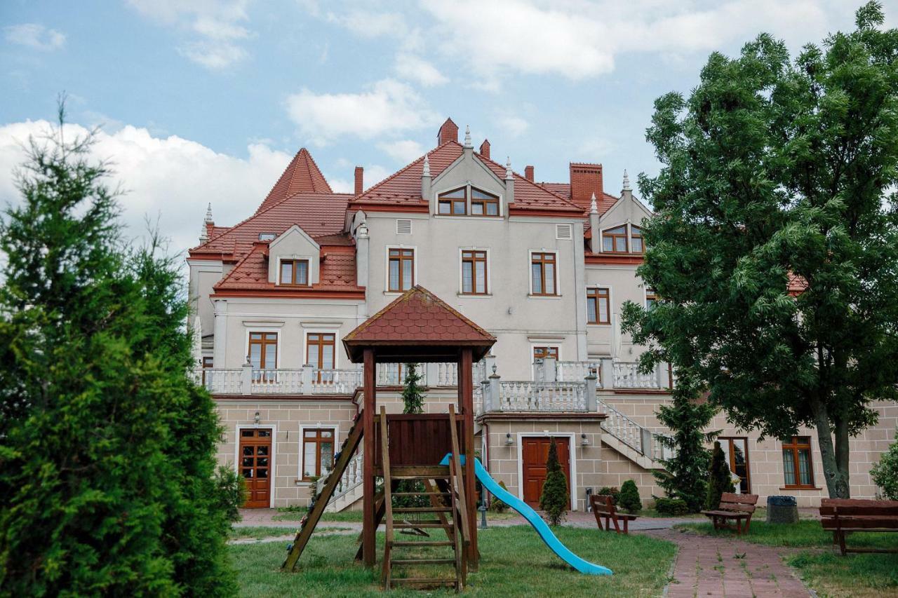 Palac Koronny Noclegi & Wypoczynek Wodzisław エクステリア 写真